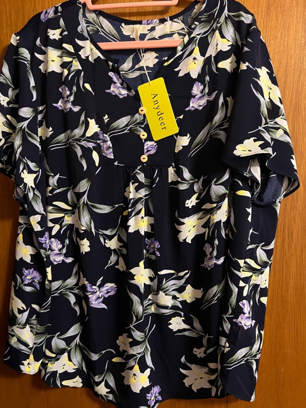 NWT Anydeer 3X Navy Floral Blouse, V-Neck, 3 Wooden Button, Short Sleeves